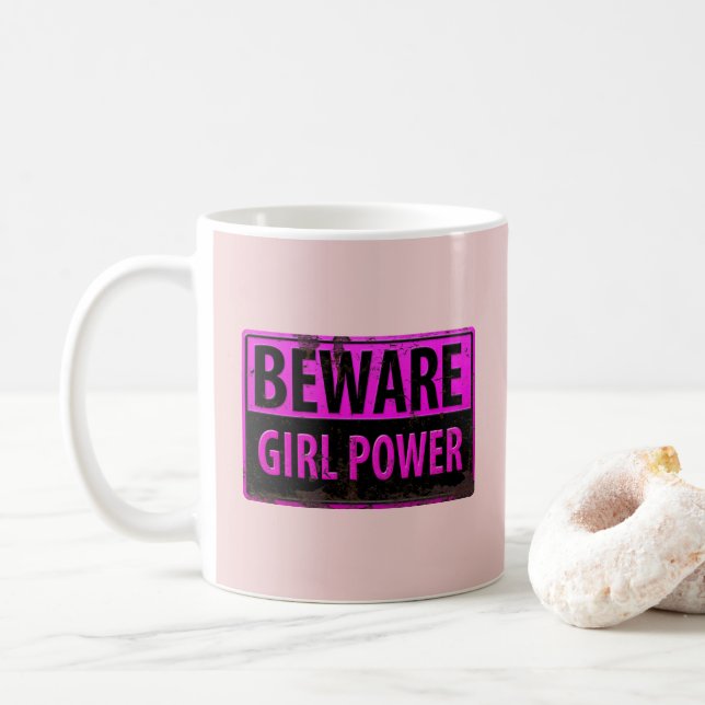 BEWARE Girl Power - Rosa Black Metall Danger Sign Kaffemugg (Med munk)