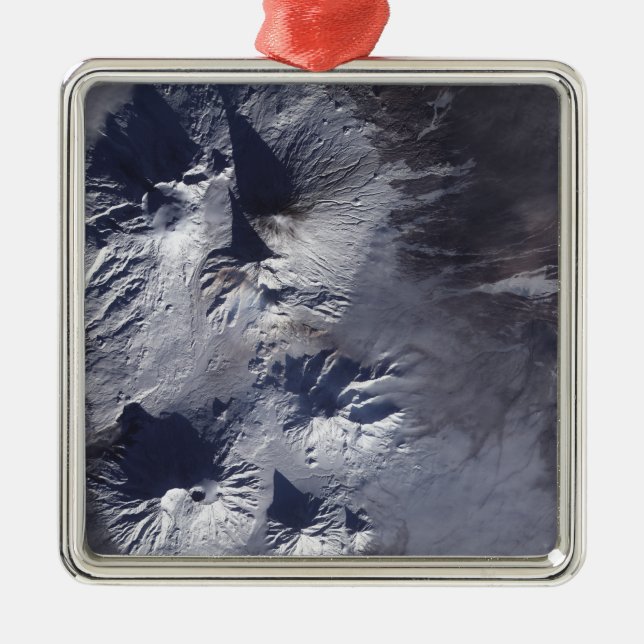 Bezymianny Volcano uppvisar en blygsam plume Julgransprydnad Metall (Framsidan)