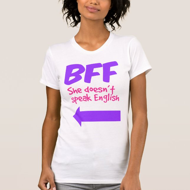 BFF - Hon talar inte engelsk matcha tanktop Tee Shirt (Framsida)
