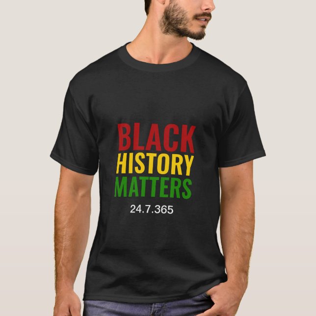 BHM | SVARTA HISTORIEFRÅGOR 24.7.365 | Svart T Shirt (Framsida)