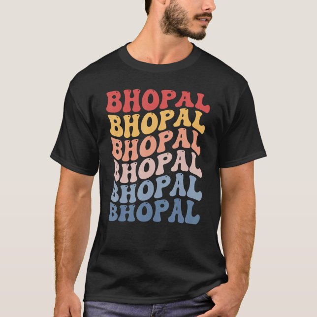 Bhopal City Groovy Retro T Shirt (Framsida)