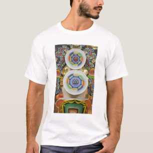 Bhutan. Ceremoniella kakor gjorda av munkar pryder T Shirt
