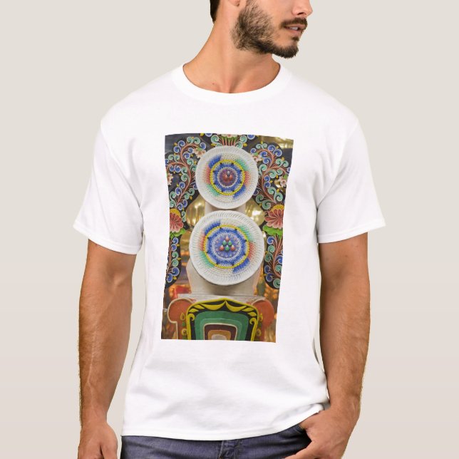 Bhutan. Ceremoniska kakor av munk adorn T Shirt (Framsida)