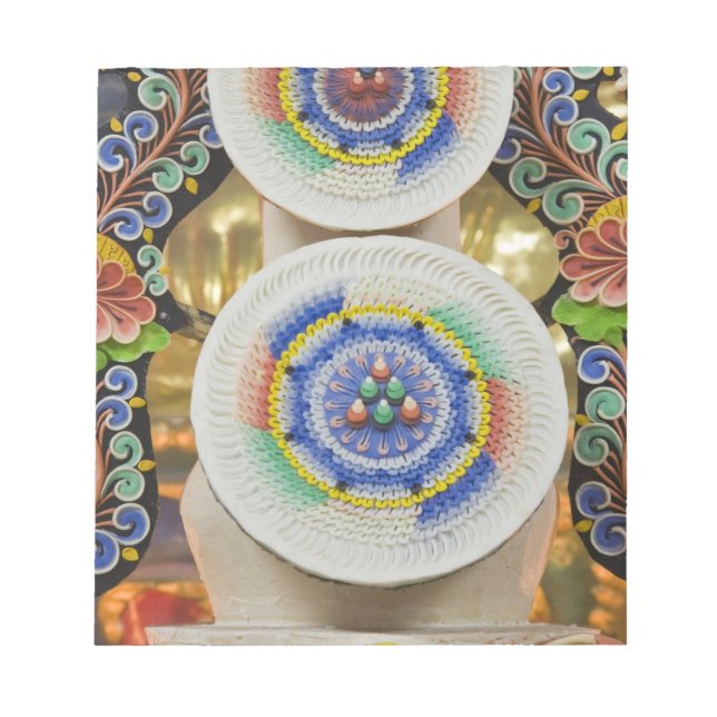 Bhutan. Kakor av keremoniskt ursprung, gjorda av m Anteckningsblock (Framsida)