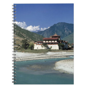 Bhutan, Punaka. Mo Chhufloden flyter förbi Anteckningsbok Med Spiral