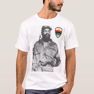 Biafran utrustar generalen tee