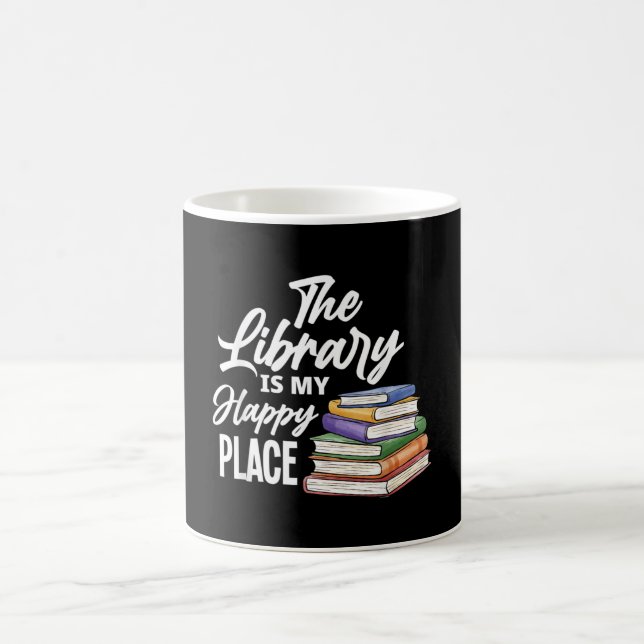 BIBLIOTEK ÄR MIN LYCKLIG STÄLLE KAFFEMUGG (Center)