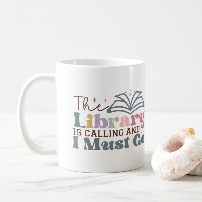Bibliotek ringer och jag måste åka kaffemugg (Med munk)