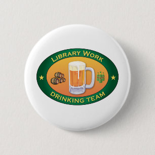 Bibliotekarbete som dricker laget knapp