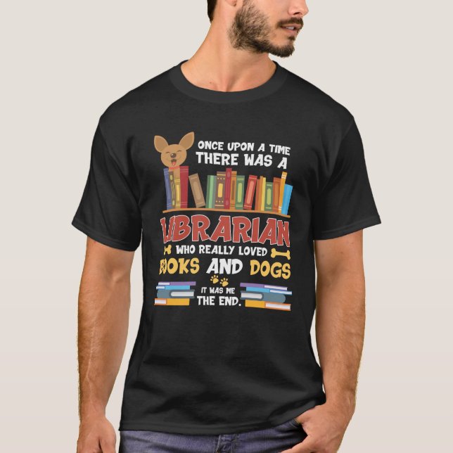 Biblioteksläsare i Bibliotek Hund och bok älskare T Shirt (Framsida)