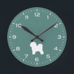 Bichon Frise Hund aveln Silhouette Round Clock Rund Klocka<br><div class="desc">En roligt väggklocka för hemmet eller kontoret. Gör en ursprunglig gåva till Bichon Frise älskare. Kolla in Jenns Doodle World om du vill ha ännu fler dekorativa klockor och hund aveln var hemdekanter.</div>