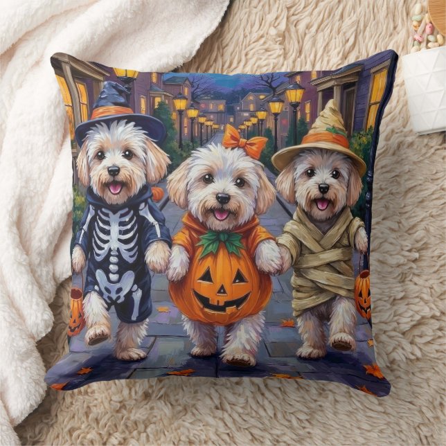 Bichon Frise Trick-or-Treating Halloween Costumes Kudde (Filt)