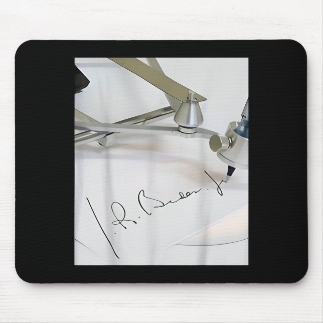 Biden Autopen Signature Funny  Musmatta (Framsidan)