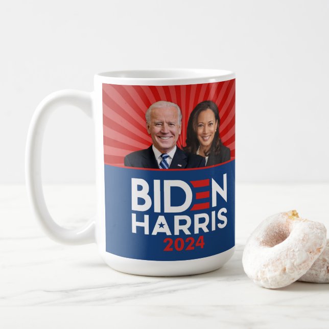 Biden Harris Photo - 2024 star - Rött vitt blått Kaffemugg (Med munk)