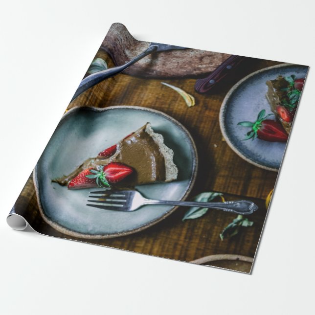 BIET AV CAKE PÅ RUND GRÅTT CERAMIC PLATE PRESENTPAPPER (Utrullad)
