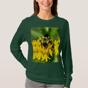 Biet festar på fjärilsväxtens vilda blommor t shirt