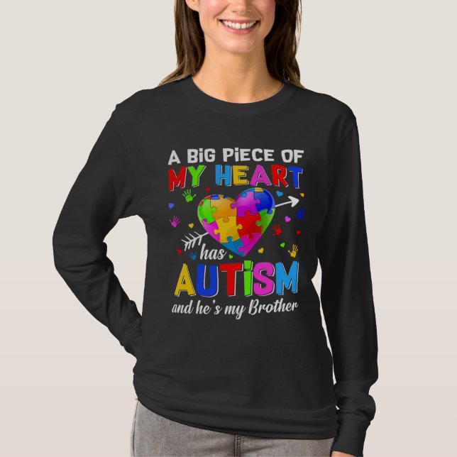 Biet i mitt hjärta har autism att han är min bror  t shirt (Framsida)