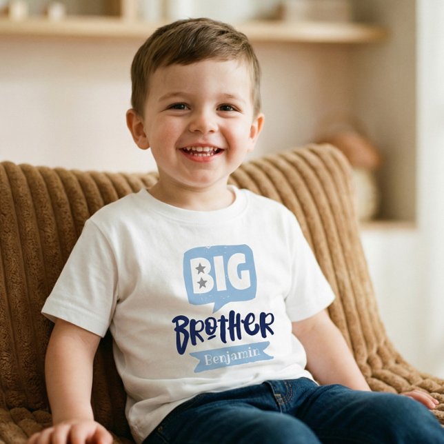 Big Brother Baby-meddelande Namn & Monogram Todd T Shirt (Big Brother Baby Announcement Name & Monogram Todd Toddler T-shirt)