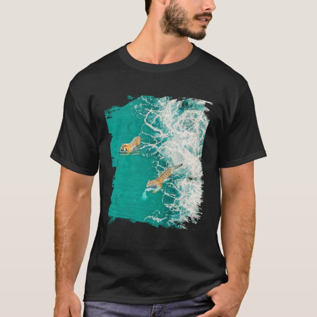 Big Cat Tiger Surf On The Beach T Shirt (Framsida)