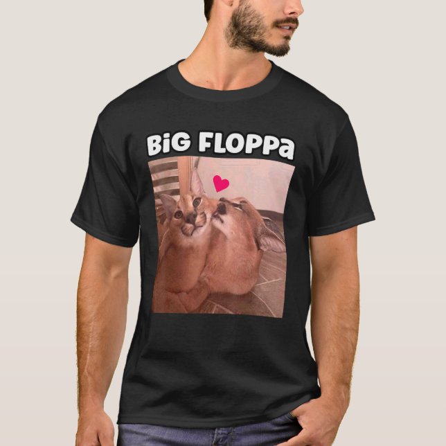 Big Floppa Cat T Shirt (Framsida)