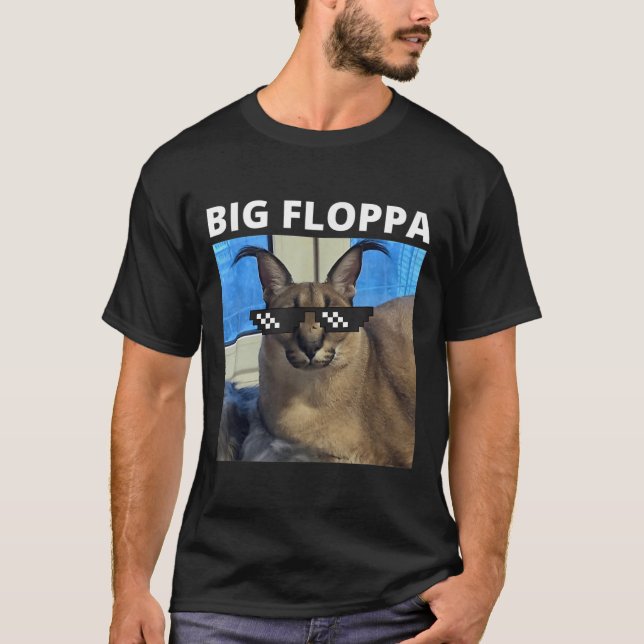 Big Floppa Meme Cat T Shirt (Framsida)