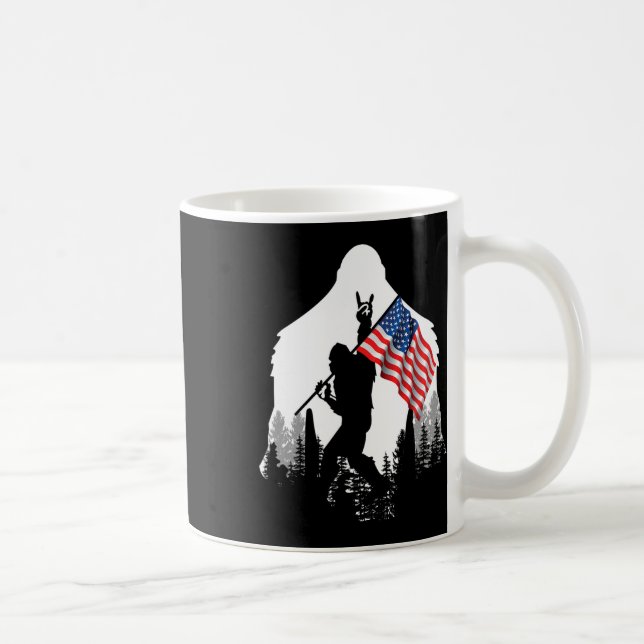 Big Foot Shirt - Bigfoot Sasquatch American Flagga Kaffemugg (Höger)