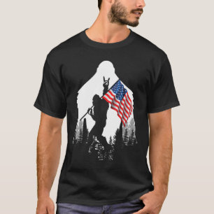 Big Foot Shirt - Bigfoot Sasquatch American Flagga T