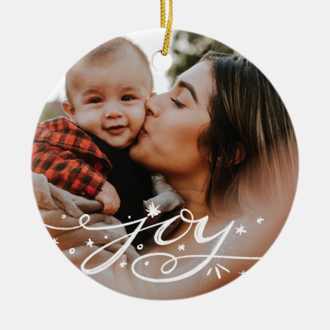 Big Joy Hand Lettered Helgdag Photo Julgransprydnad Keramik (Framsidan)