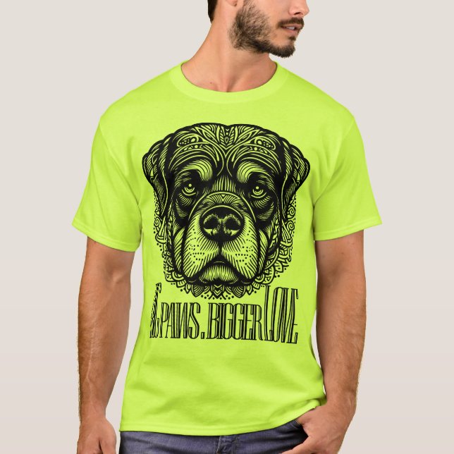 Big Paws, Bigger Love - Rottweiler T Shirt (Framsida)
