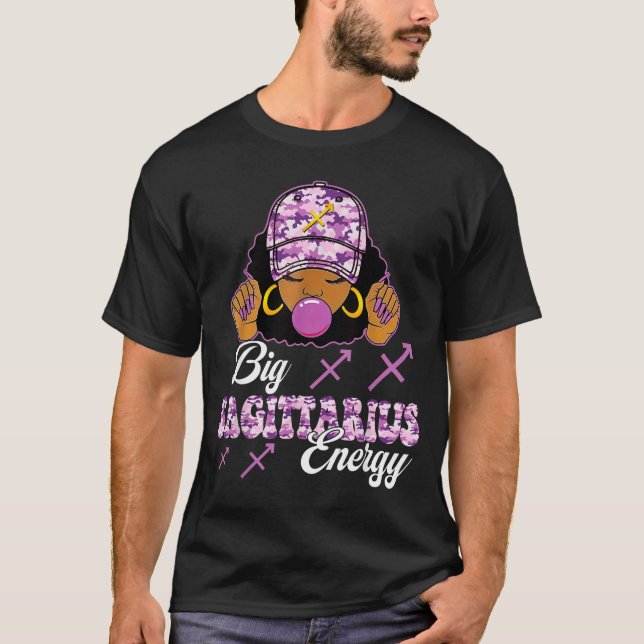 Big Sagittarius Energy Afro Girl With Purple Camou T Shirt (Framsida)