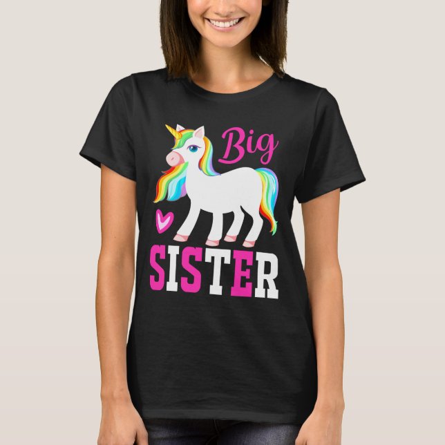 Big Sister Magic Unicorn w/ Rainbow Mane & Svan T Shirt (Framsida)