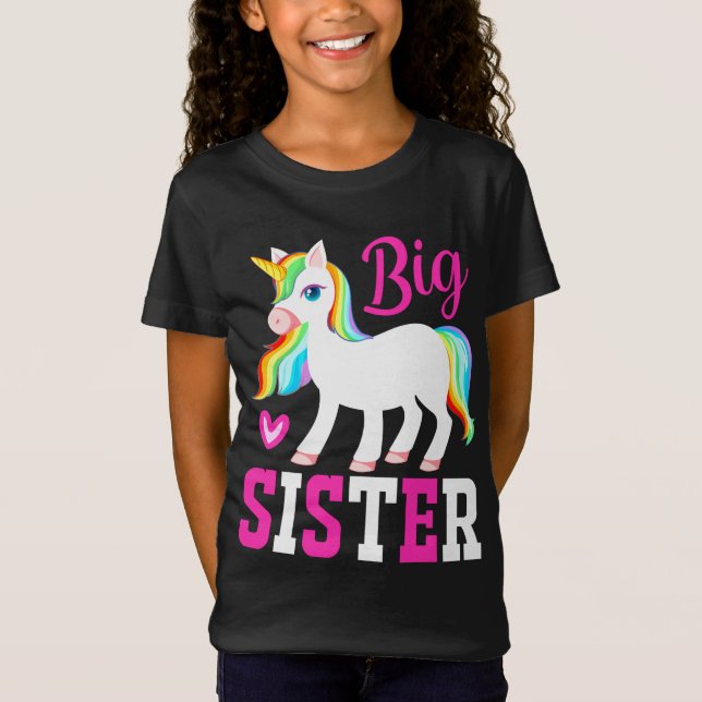 Big Sister Magic Unicorn w/ Rainbow Mane & Svan T Shirt (Framsida)