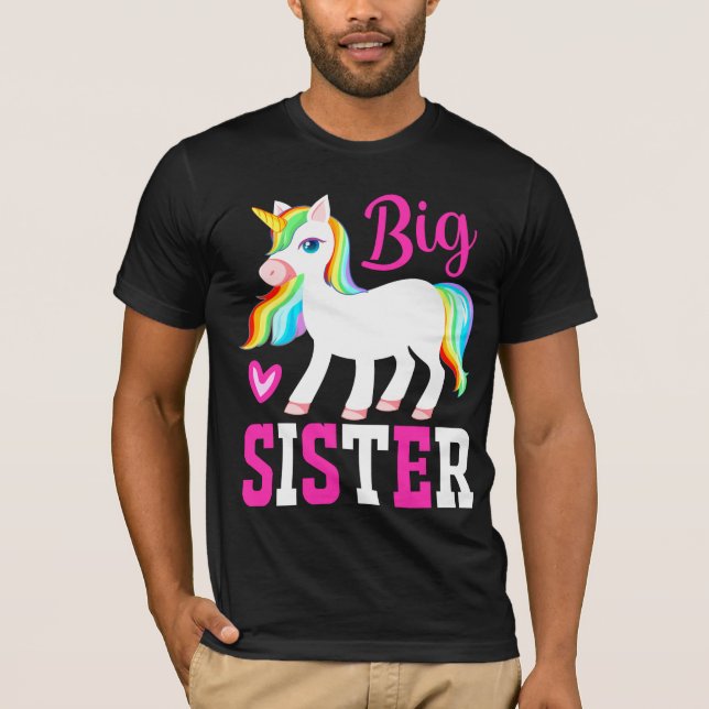 Big Sister Magic Unicorn w/ Rainbow Mane & Svan T Shirt (Framsida)