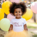 Big Sister | Mauve Matching Syskon Family T Shirt<br><div class="desc">personlig med stor anpassningsbar i trendigets moderna teckensnitt. Perfekt för ett gravid-meddelande eller en gåva till äldre syskon när nyfödd bebis kommer! Använda designen verktyg om du vill redigera färg eller lägga till egen text och egna foton för att skapa en av anpassningsbarnas t-shirt-design. Välj bland en mängd olika t-shirts,...</div>