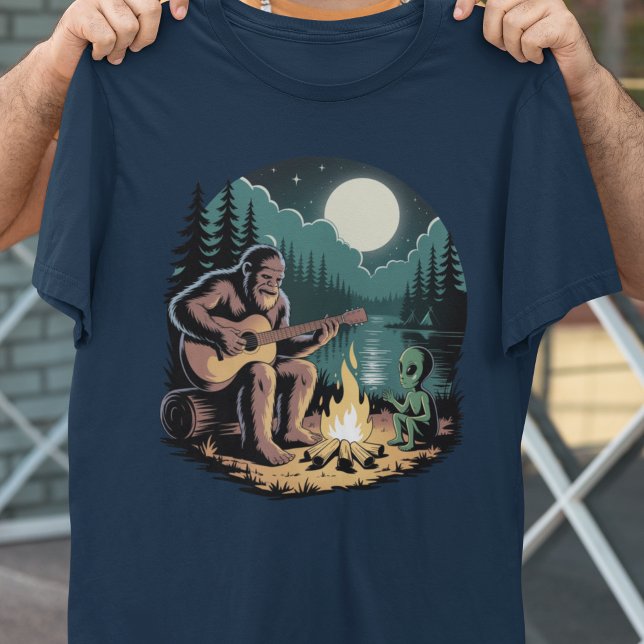 Bigfoot Alien UFO Kryptid Paranormalt Möte T Shirt (Skapare uppladdad)