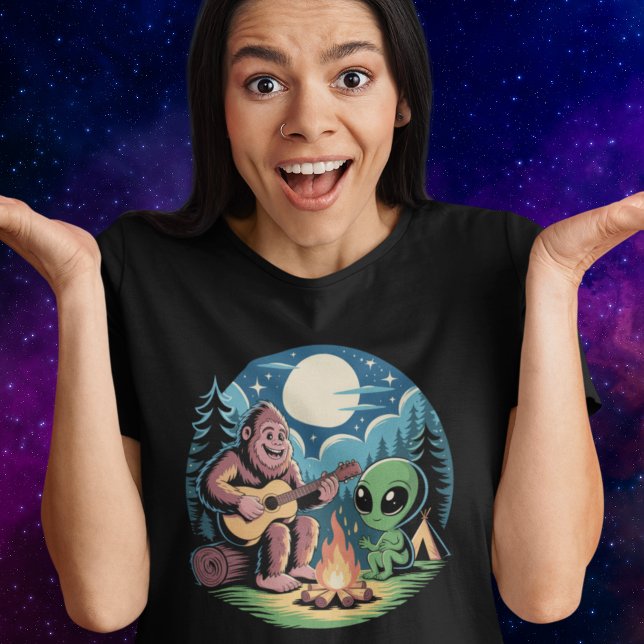 Bigfoot Alien UFO Kryptidmöte Paranormalt  T Shirt (Skapare uppladdad)