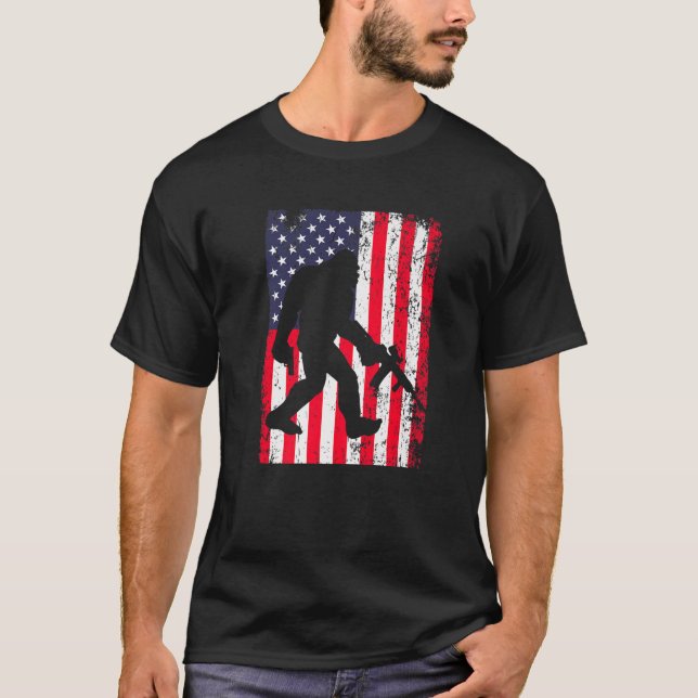 Bigfoot American Flagga 2Nd ändring T Shirt (Framsida)