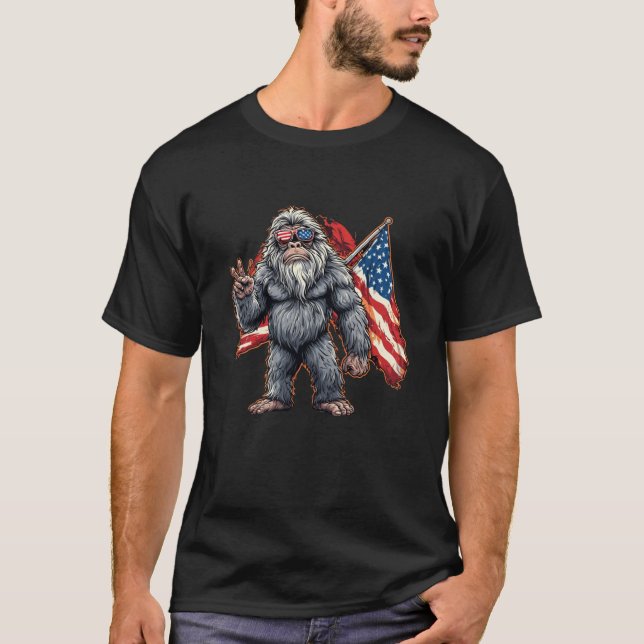 Bigfoot Amerikansk Flagga T Shirt (Framsida)