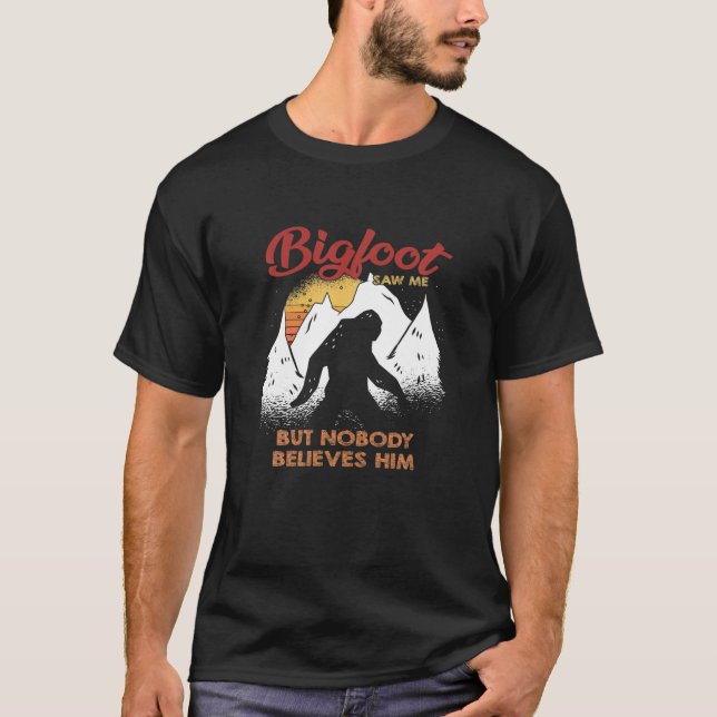 Bigfoot Antisocial Believer Introvert T Shirt (Framsida)