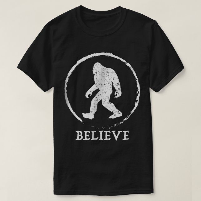 Bigfoot Believe Cryptid Design T Shirt (Design framsida)