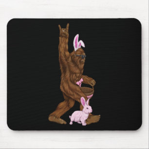 Bigfoot Bunny i en bysket är Roligt för Söndag Musmatta