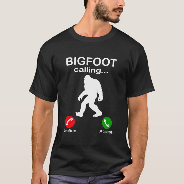 Bigfoot Calling Bus eller godis Funny Halloween T Shirt (Framsida)