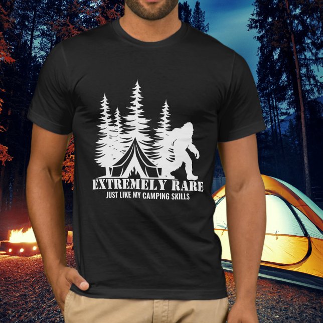 BigFoot Camping Skog Mycket Sällsynt Rolig Anpassa T Shirt (Skapare uppladdad)