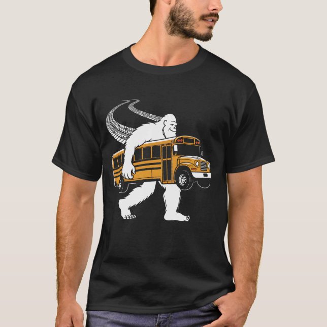 Bigfoot Carrying School Buss Sasquatch Driver Cryp T Shirt (Framsida)