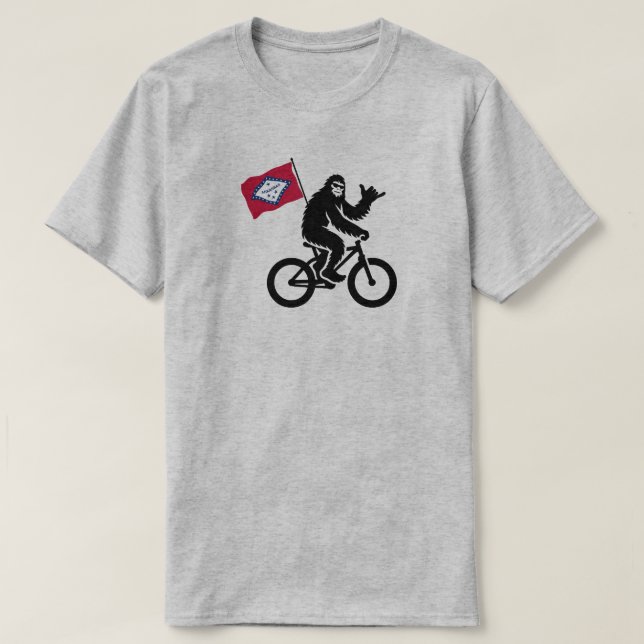 Bigfoot Cycling Arkansas Flagga T Shirt (Design framsida)