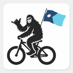 Bigfoot Cycling Minnesota Flagga Fyrkantigt Klistermärke
