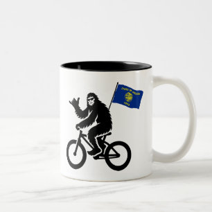 Bigfoot Cycling Oregon Flagga Två-Tonad Mugg