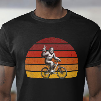 Bigfoot Cycling Retro sunset Silhouette för Biker T Shirt