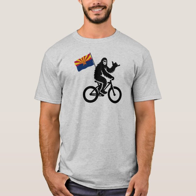 Bigfoot Cykling Arizona Flagga T Shirt (Framsida)