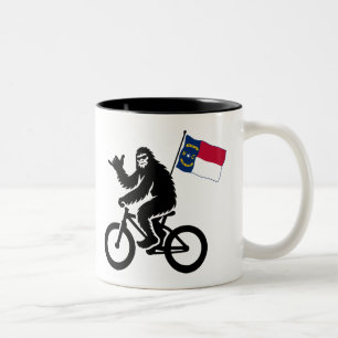 Bigfoot Cykling North Carolina Flagga Två-Tonad Mugg
